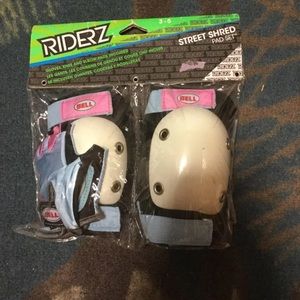 Knee and elbow pads gloves included